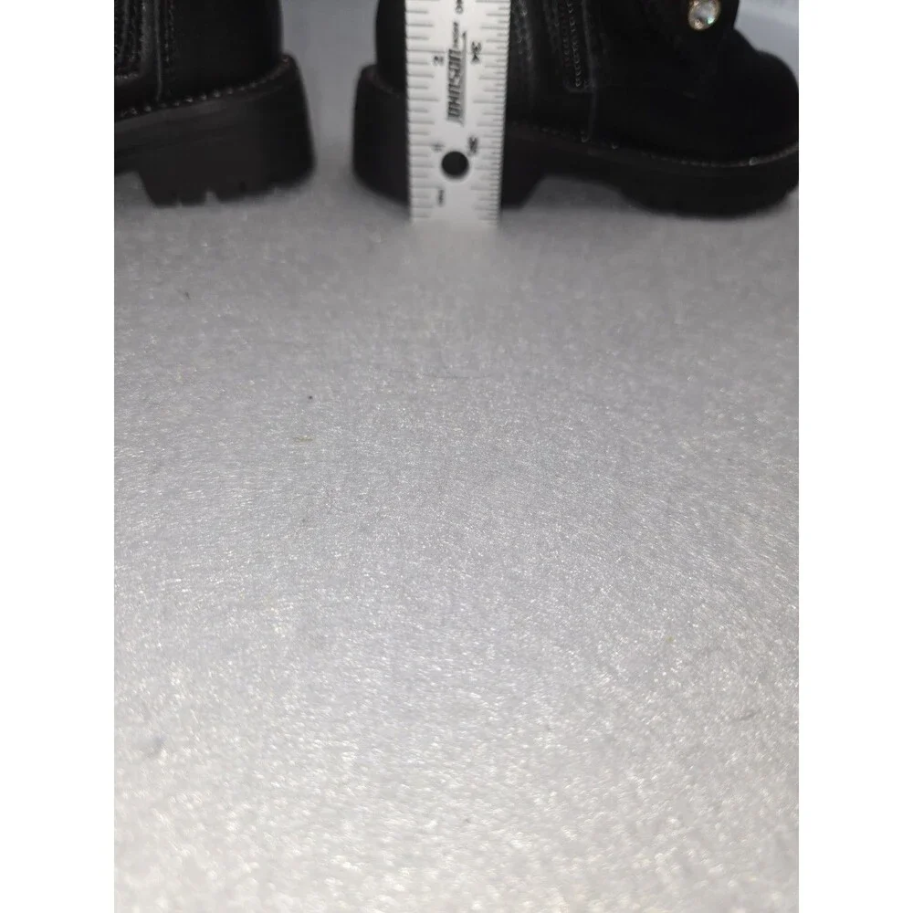 Kurt Geiger London Mini Bax Girls Black Leather Chain Combat Boots Size 7 NWT